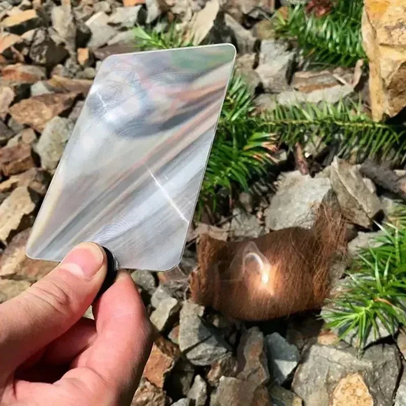 Lentille Fresnel Allume-Feu Format Carte de Crédit — Loupe EDC Bushcraft