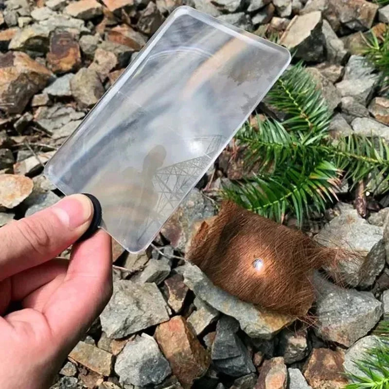 Lentille Fresnel Allume-Feu Format Carte de Crédit — Loupe EDC Bushcraft