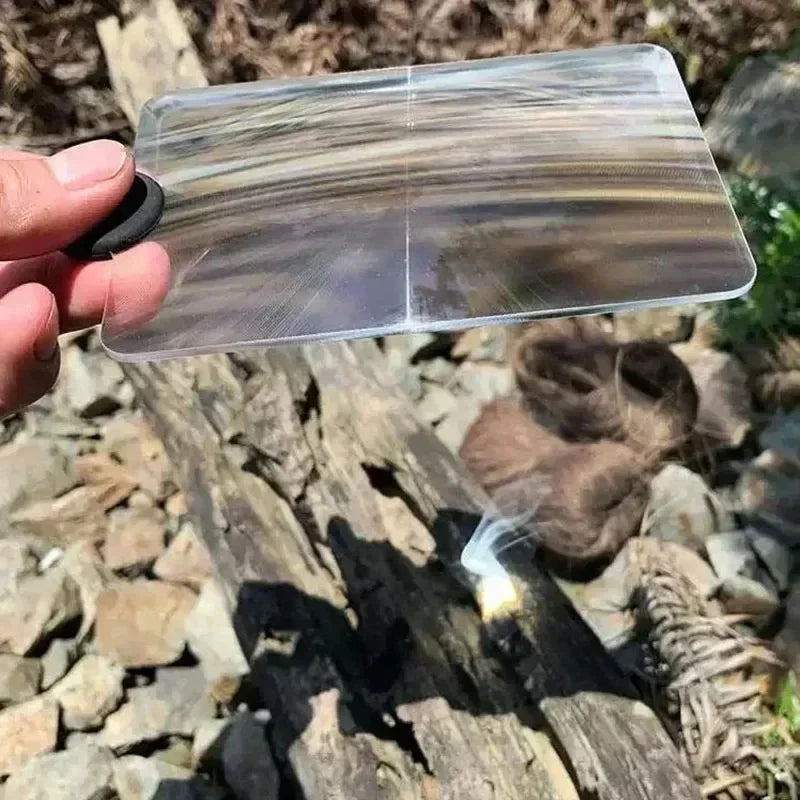 Lentille Fresnel Allume-Feu Format Carte de Crédit — Loupe EDC Bushcraft
